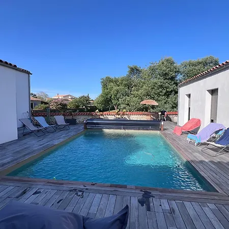 Confortable Avec Piscine Privee, Terrasse Et Jardin - Fr-1-778-44