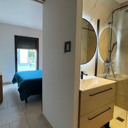 Сasa de vacaciones Confortable Avec Piscine Privee, Terrasse Et Jardin - Fr-1-778-44 *